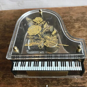 Be my Valentines Piano Music Box